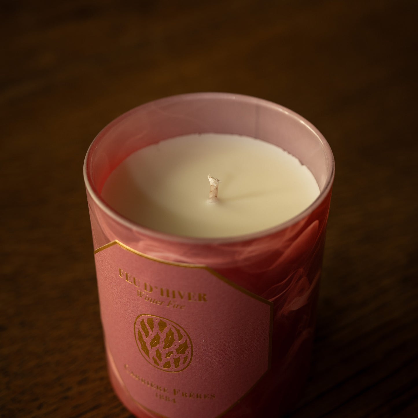Organic rapeseed wax and cotton wick Carrière Frères Winter Fire scented candle.