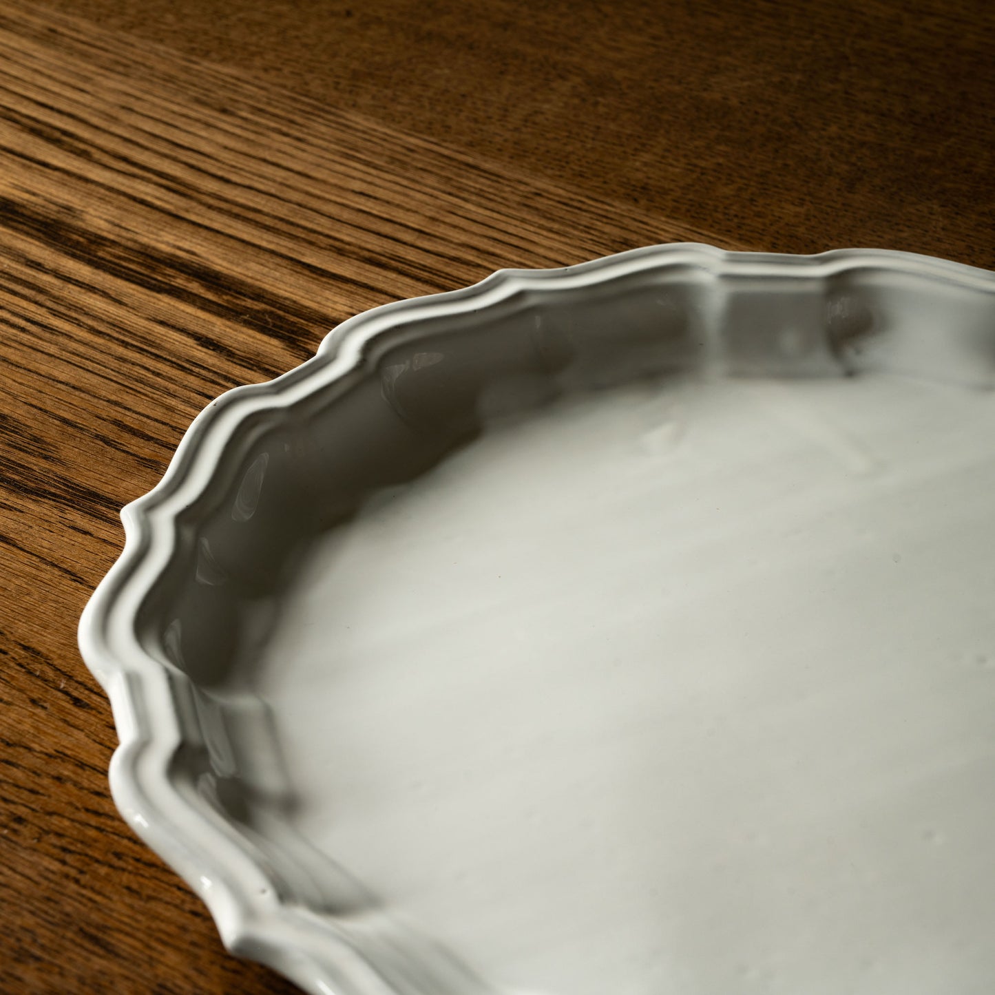 Carron Paris Campagne Platter raised edge design detail