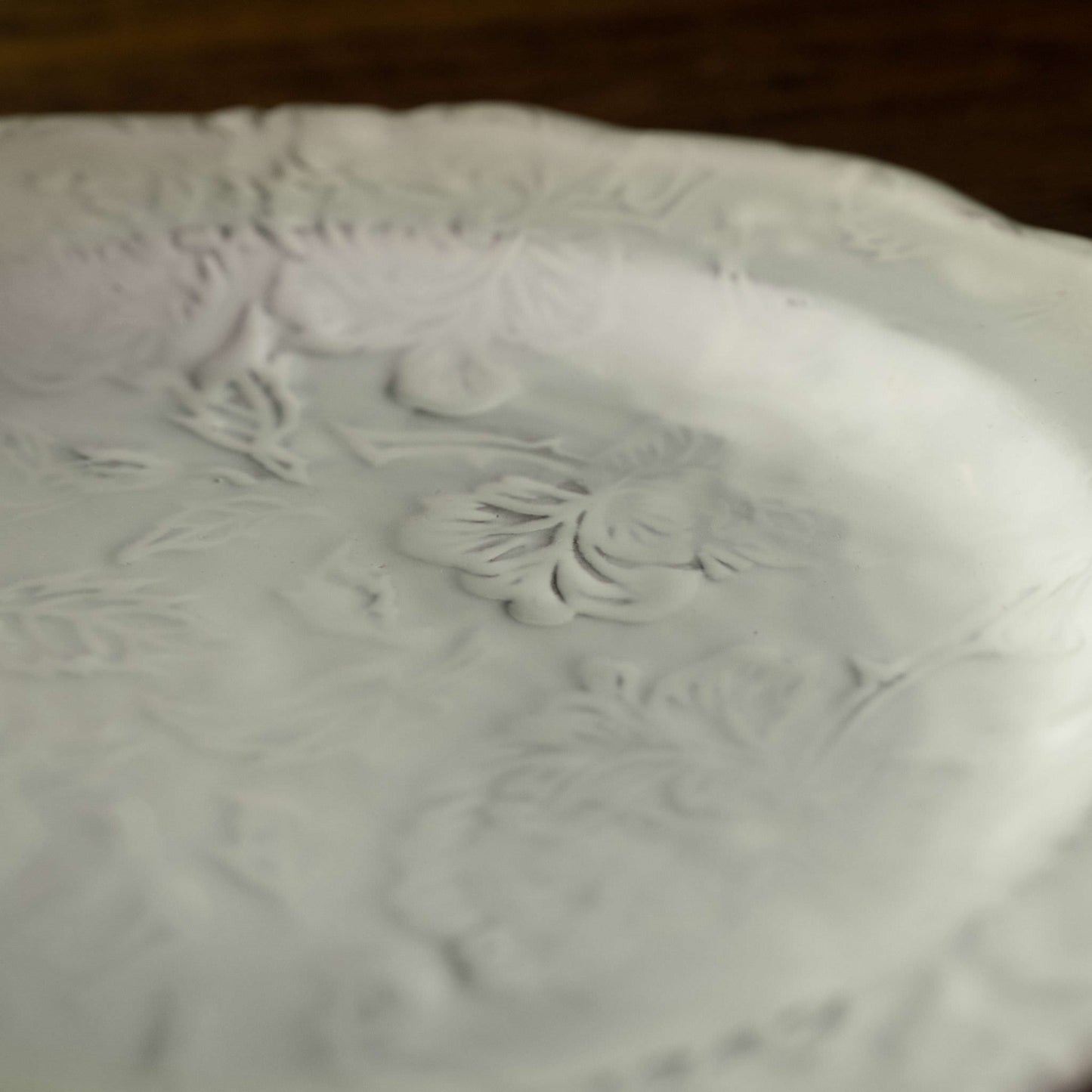 Peony design of Carron Paris Pivoine plate.