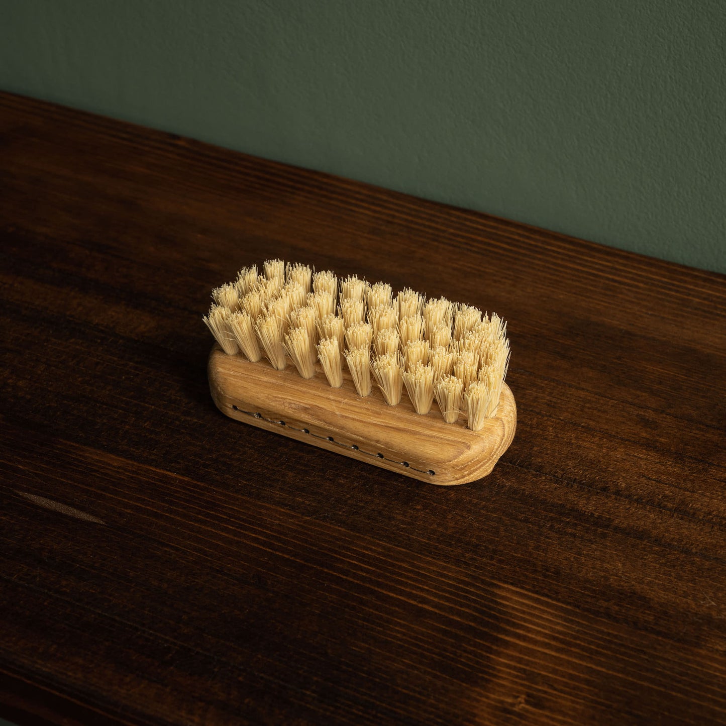 Iris Hantverk Nail Brush underside bristles