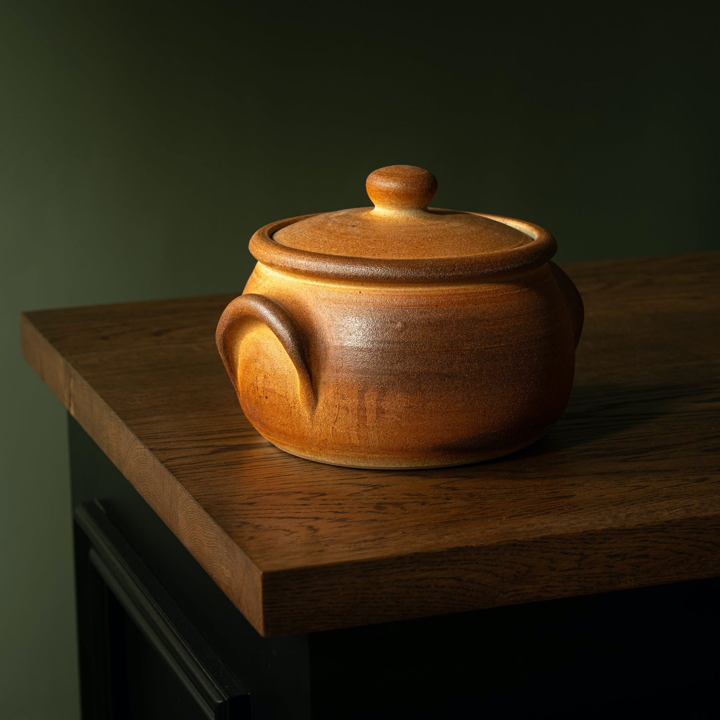 Muchelney Pottery Large Squat Casserole Pot.