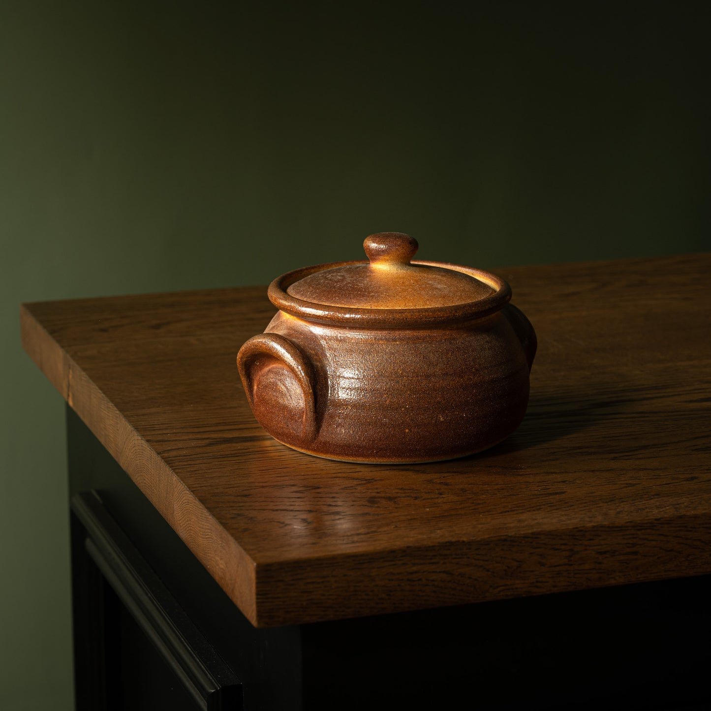 Muchelney Pottery Medium Squat Casserole Pot.