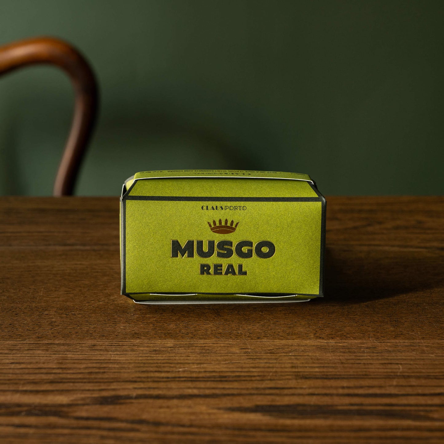 Musgo Real Classic Scent Soap on a rope box.