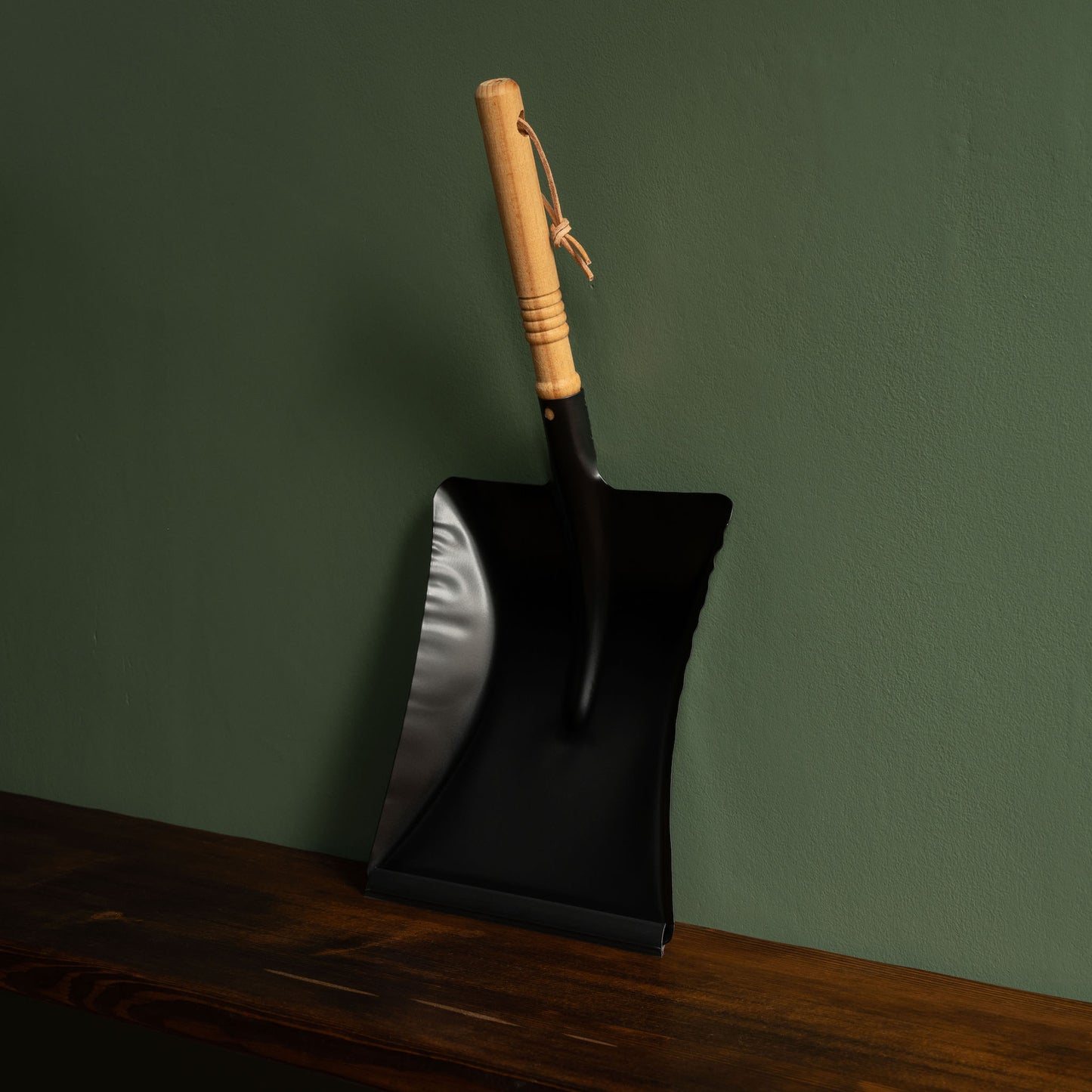 Redecker Black Powder Coated Dustpan