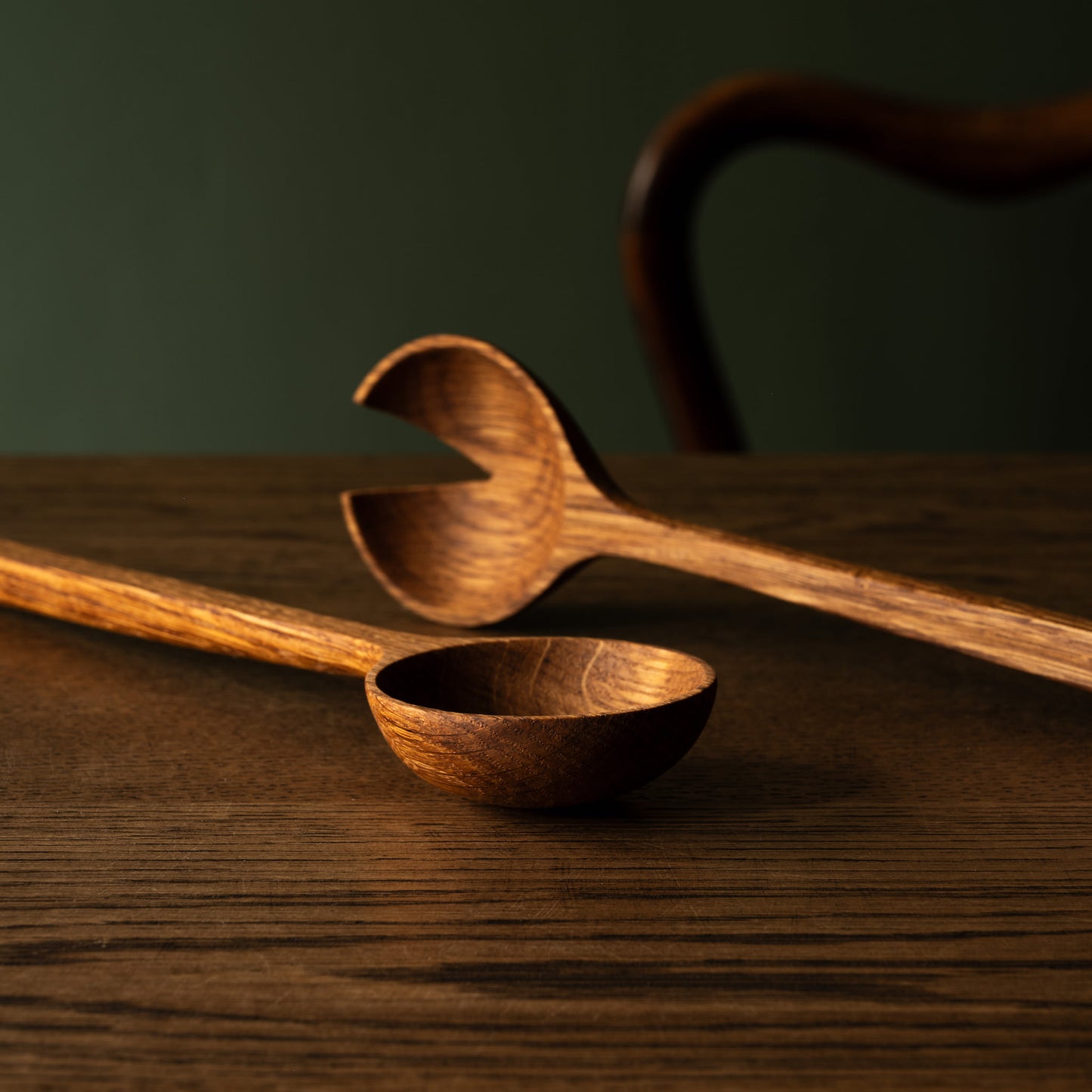 Selwyn House Oak Salad Servers shape detail