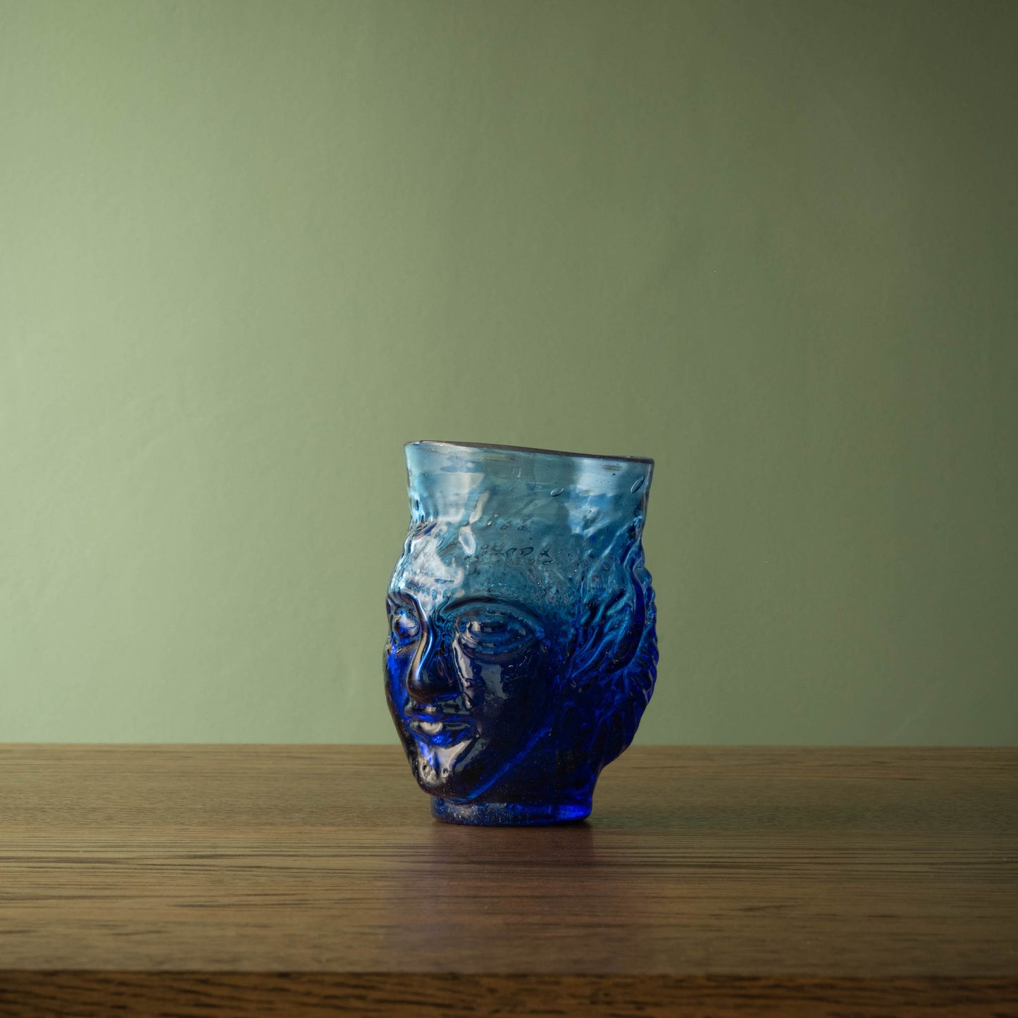 Side View of Dark Blue La Soufflerie Verre Tete Glass