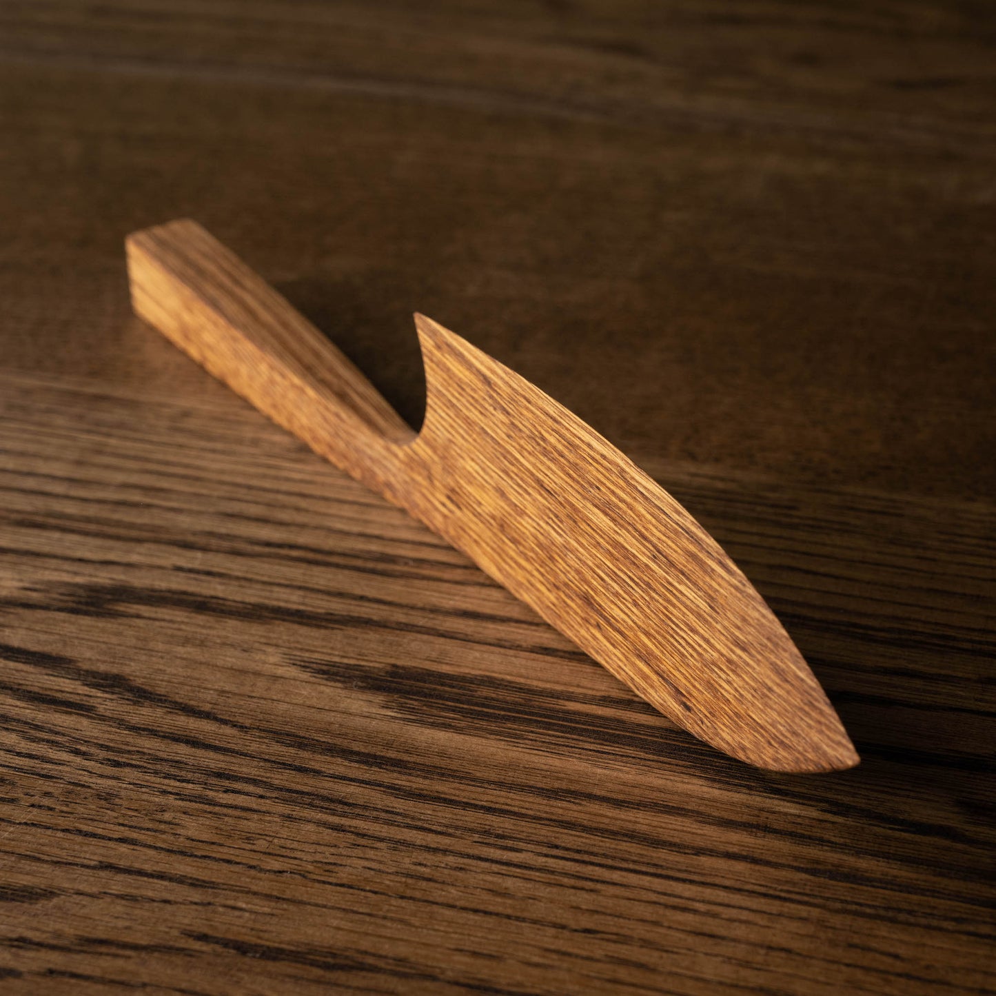 Selwyn House Wooden Cake Knife in Brown Oak