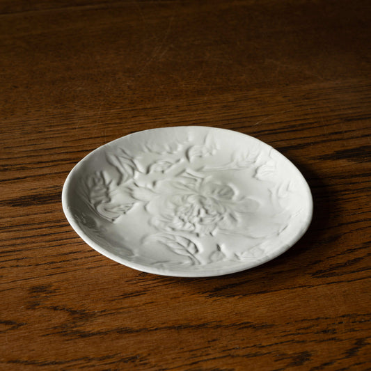 Carron Paris Pivoine flower embossed plate