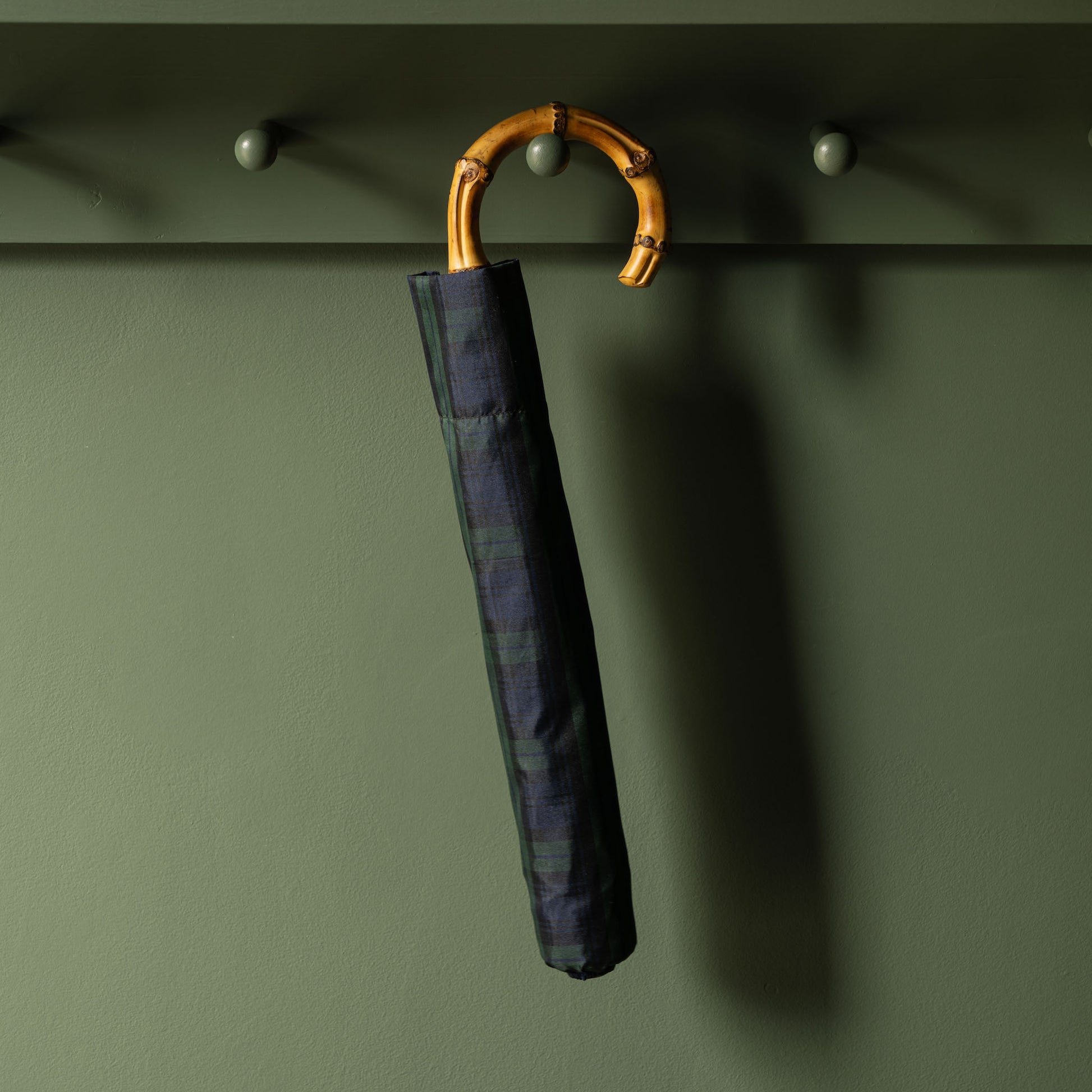 Fox Umbrellas Black Watch Tartan telescopic umbrella with a bamboo handle in Black Watch Tartan cover 