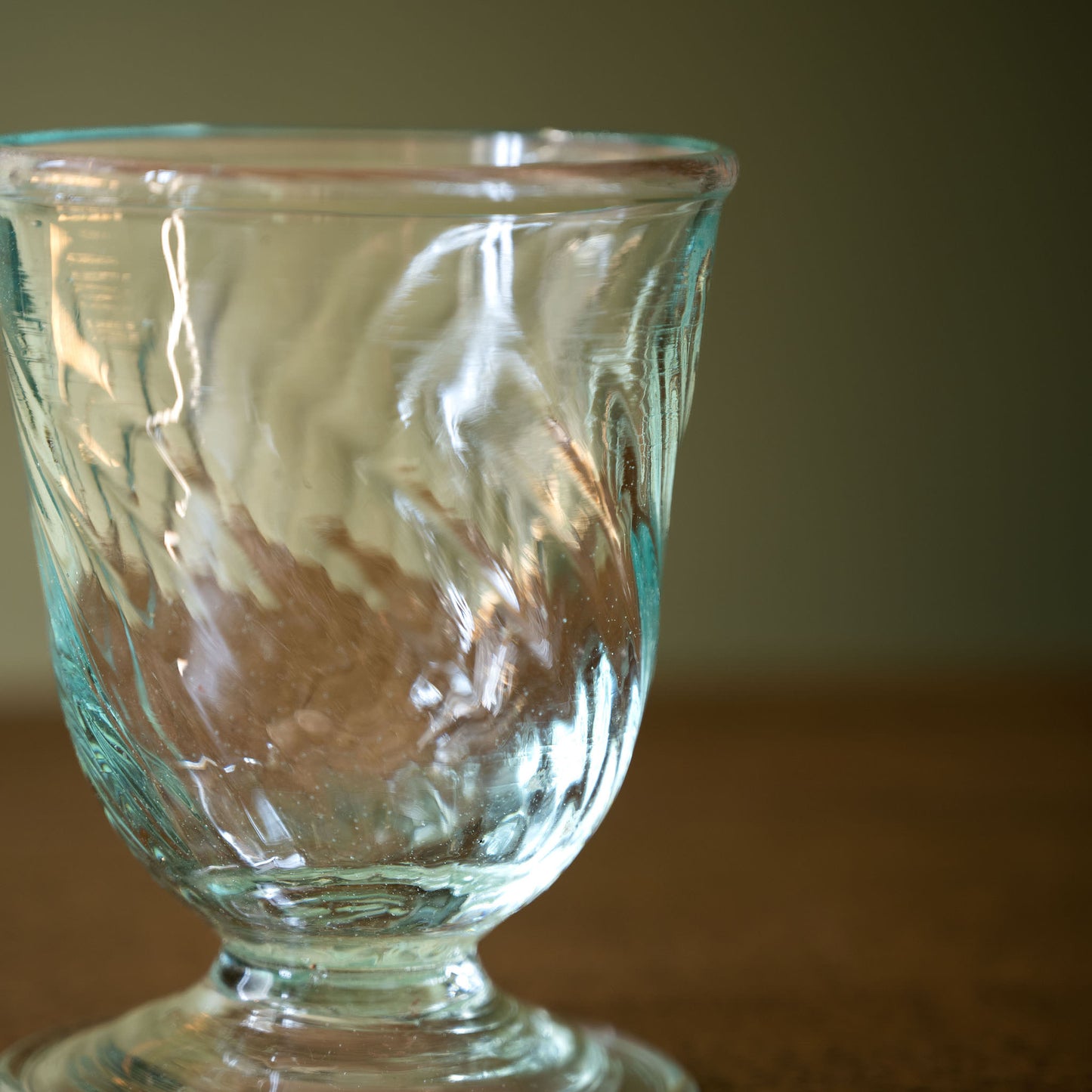 Close Up of La Soufflerie Vino Venezia Glass