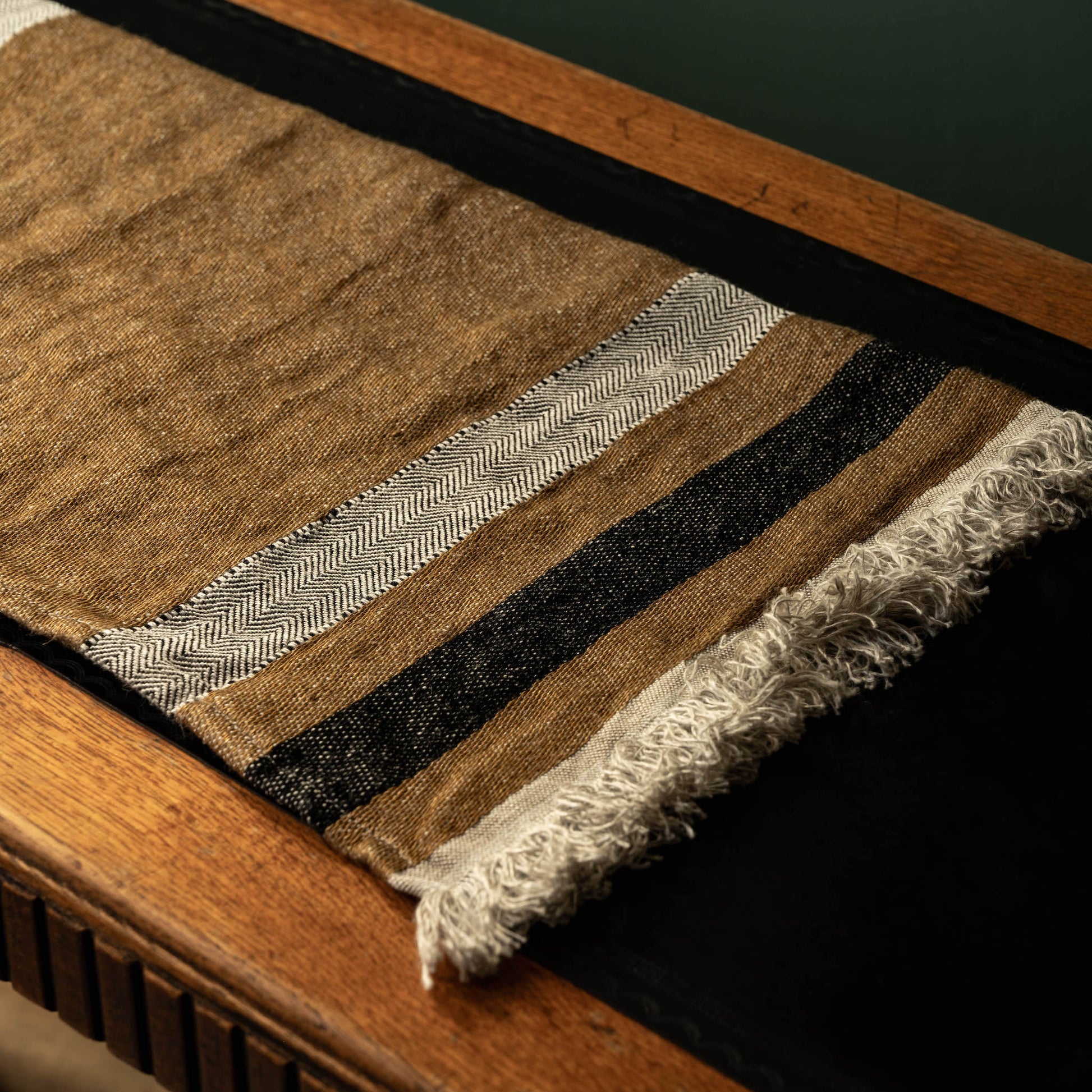 Libeco Belgian Linen Nairobi Guest Towel fabric close up