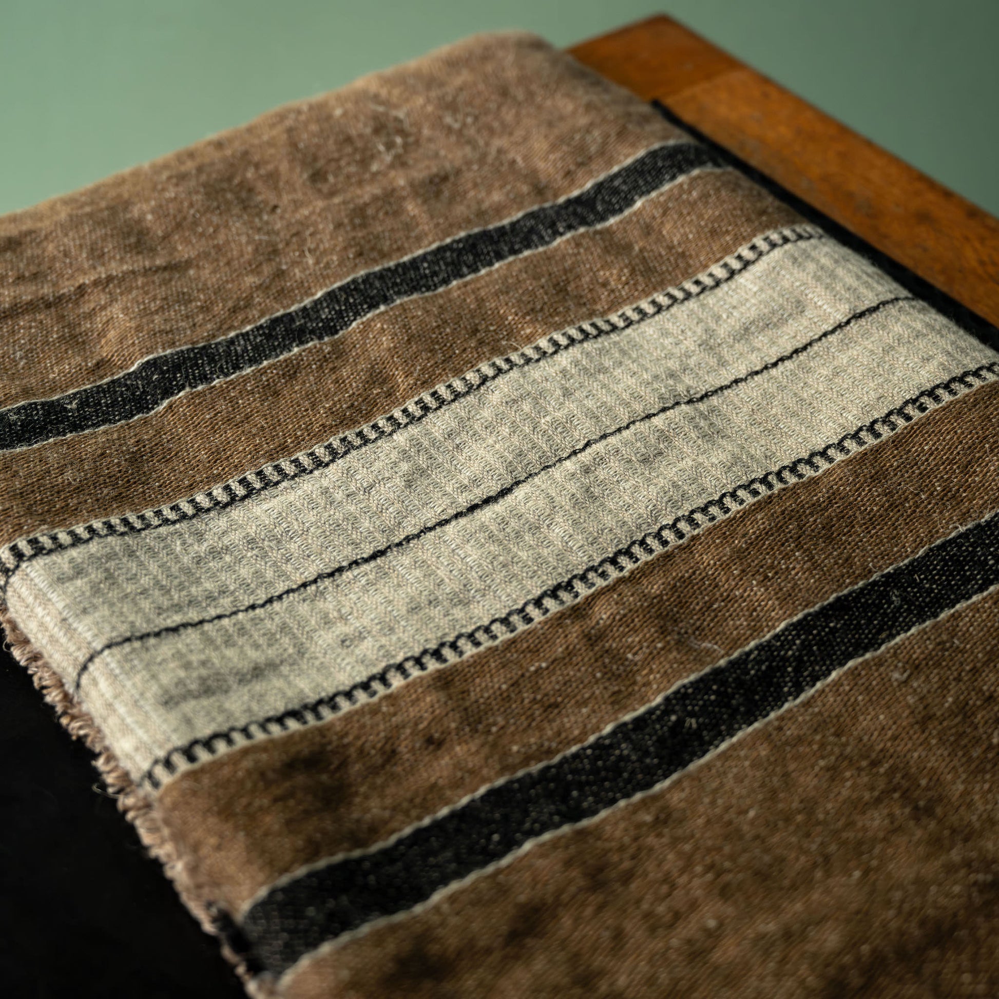 Libeco Linen Belgian Towel Bruges Stripe colour and fabric detail