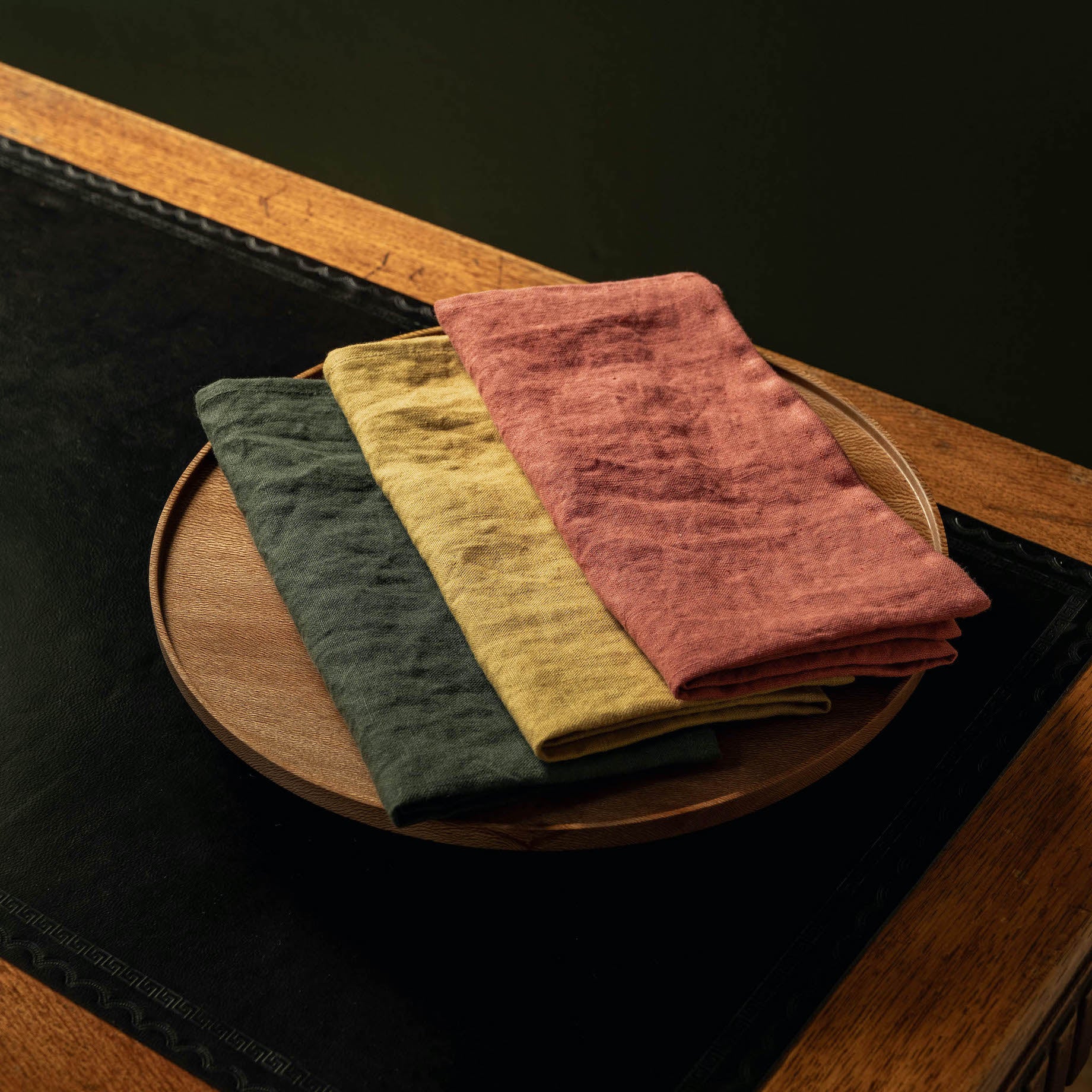 Libeco Skye Linen Napkins+Wooden Serving Platter