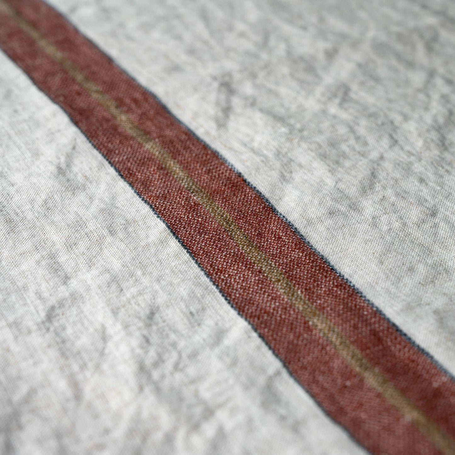 Libeco Linen Dock Tea Towel showing old rose & brown stripe design detail