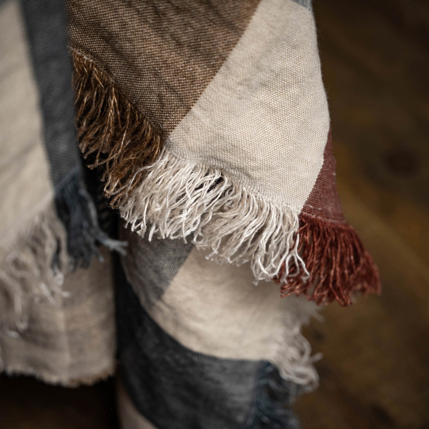 Close up of fringes of Libeco Linen Maxine Table Throw 