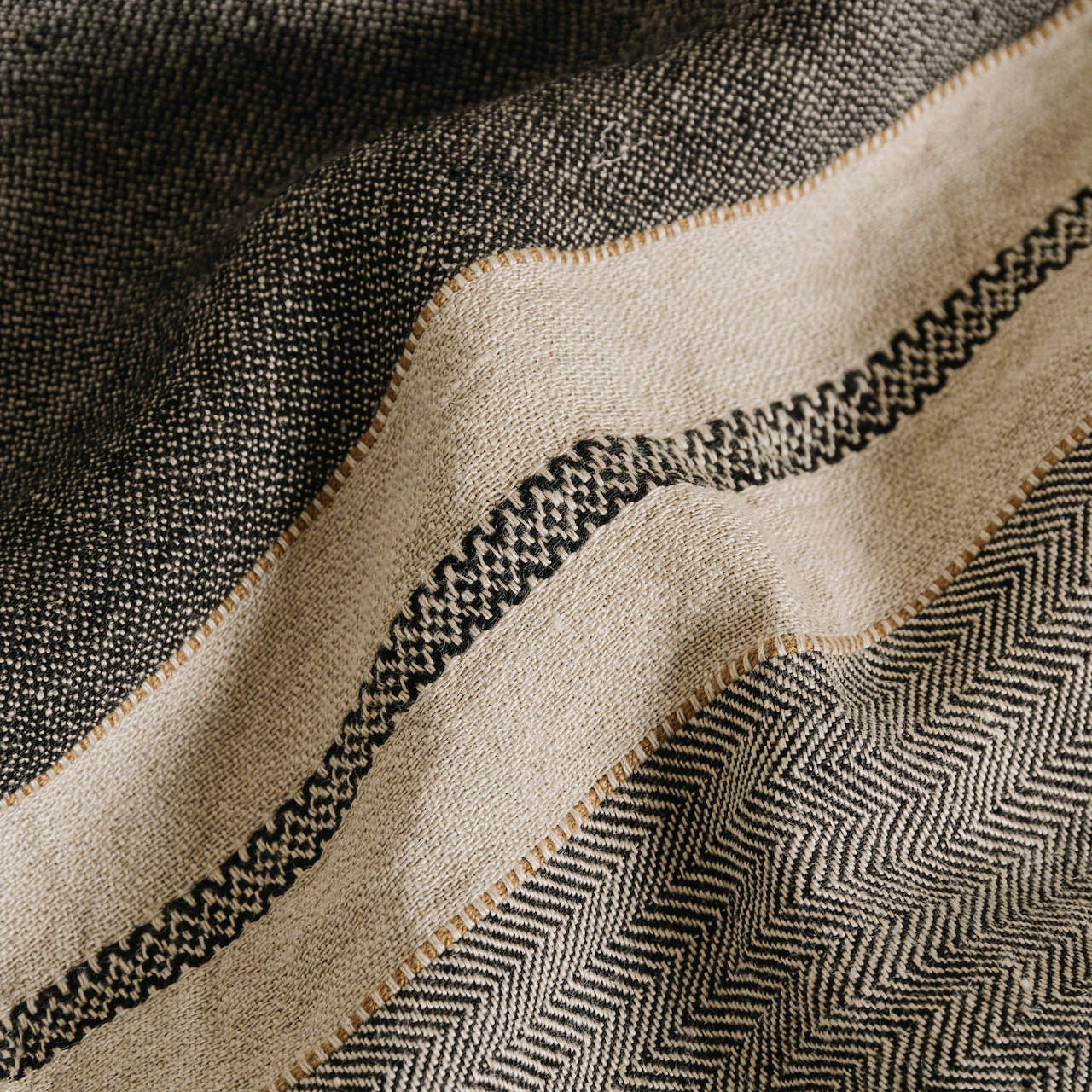 Libeco Belgian Towel fabric close up in Tack Stripe colourway