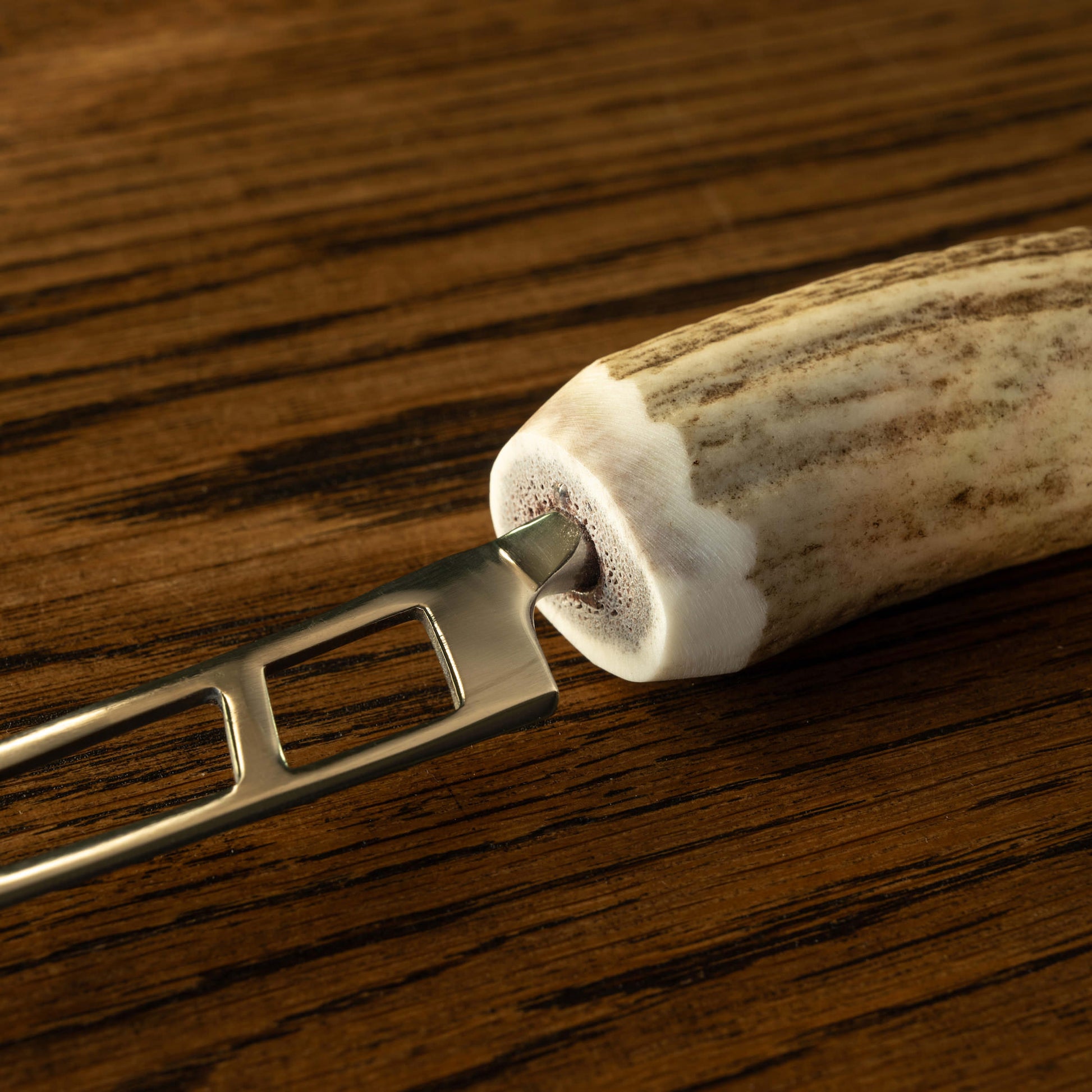 close up of soft cheese knife blade and handle attachment
