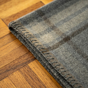 Colour & yarn detail for Melin Tregwynt Ysbryd Welsh Blanket