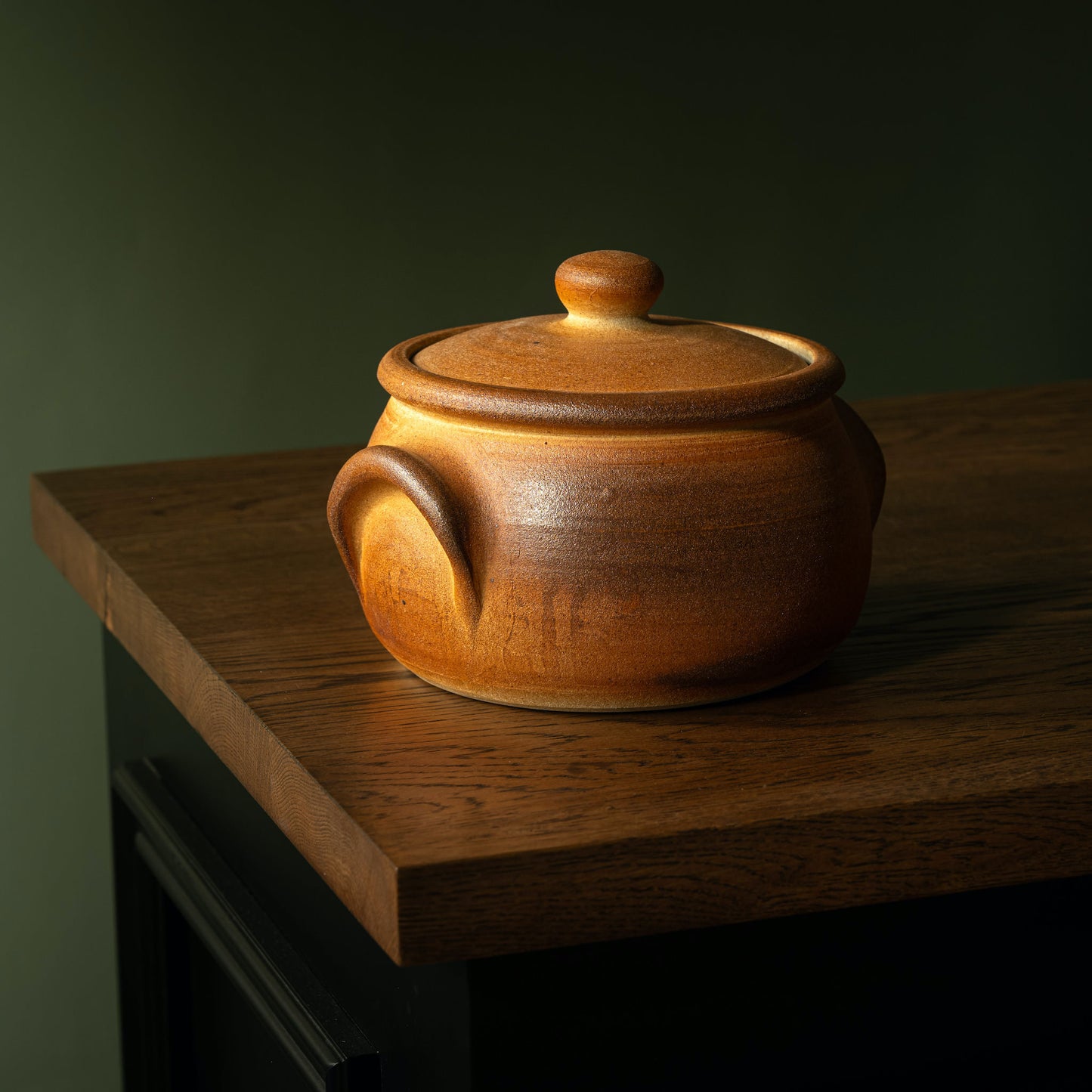 Muchelney Pottery Large Squat Casserole Pot. 