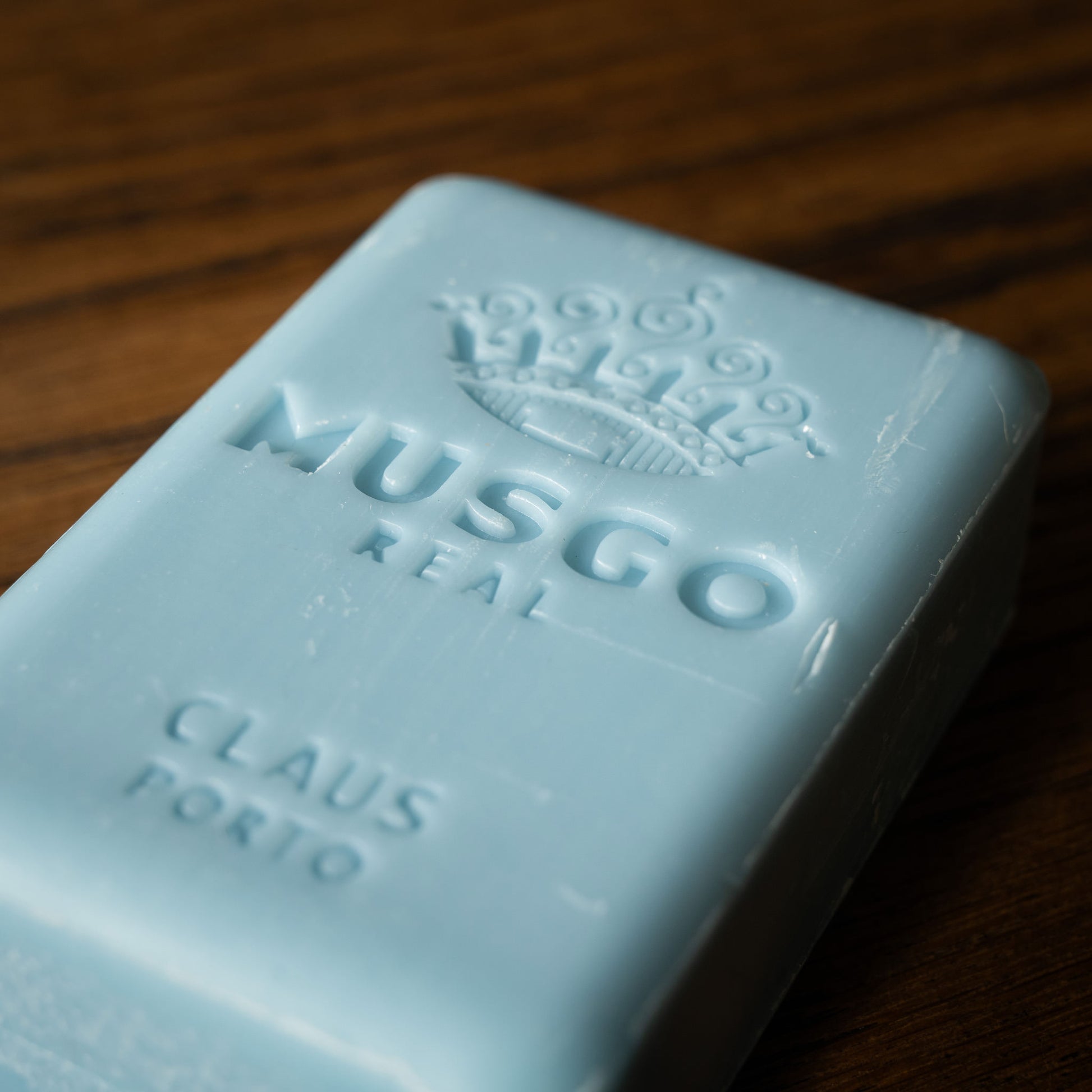 Musgo Real Alto Mar Soap embossed logo