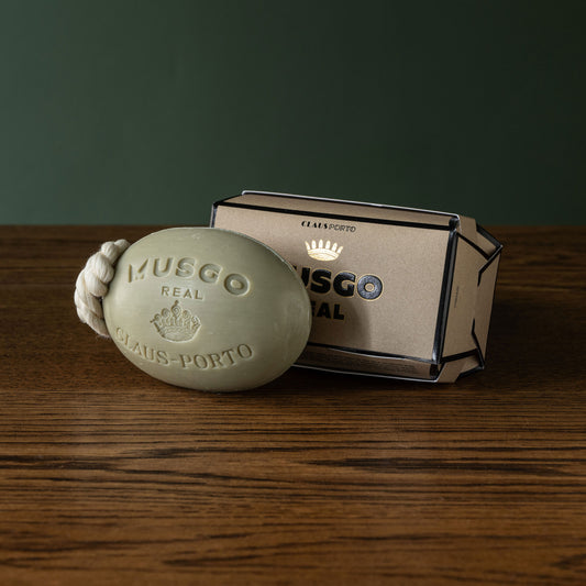 Musgo Real 1887 fragrance soap on a rope with box  