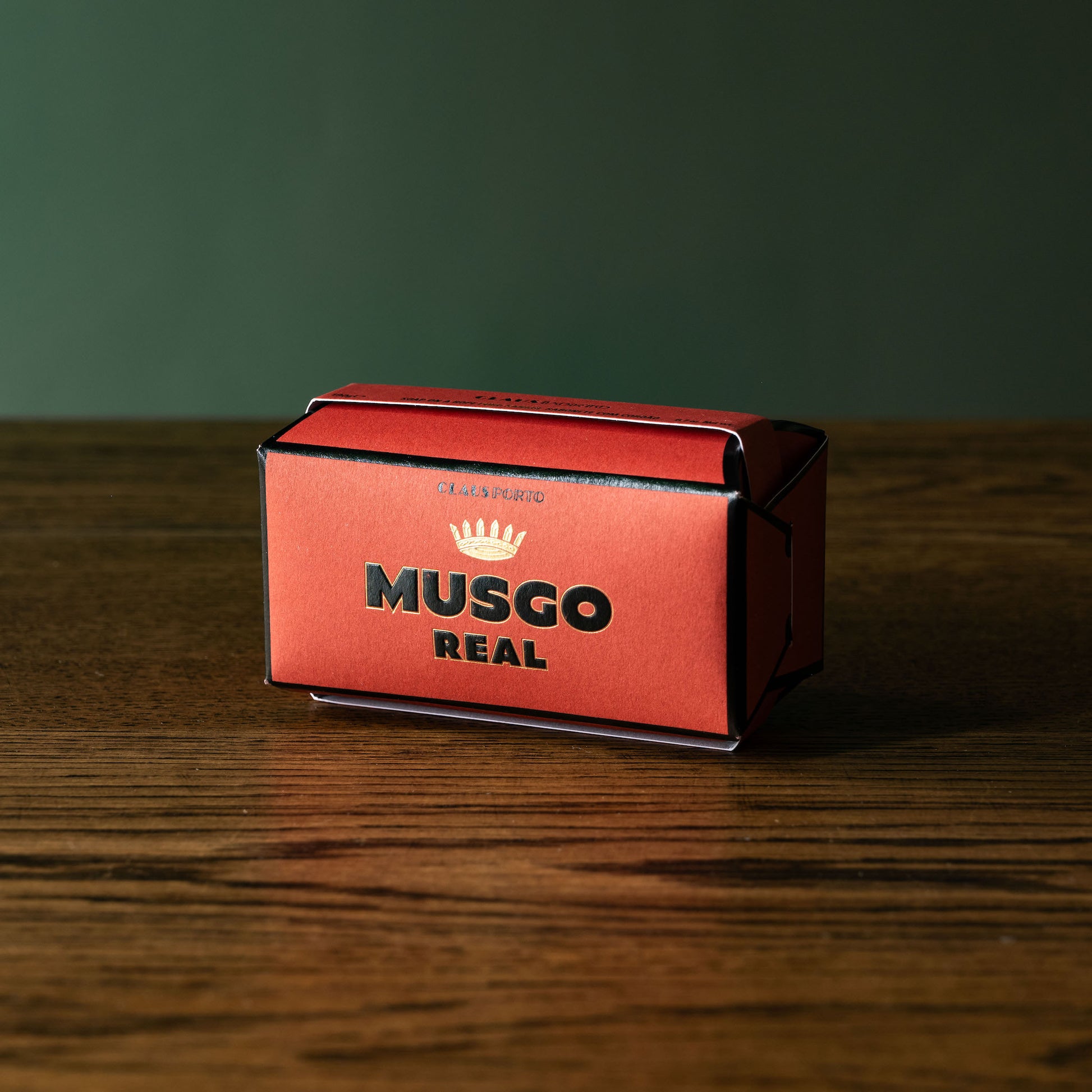 Box of Musgo Real Puro Sangue soap on a rope