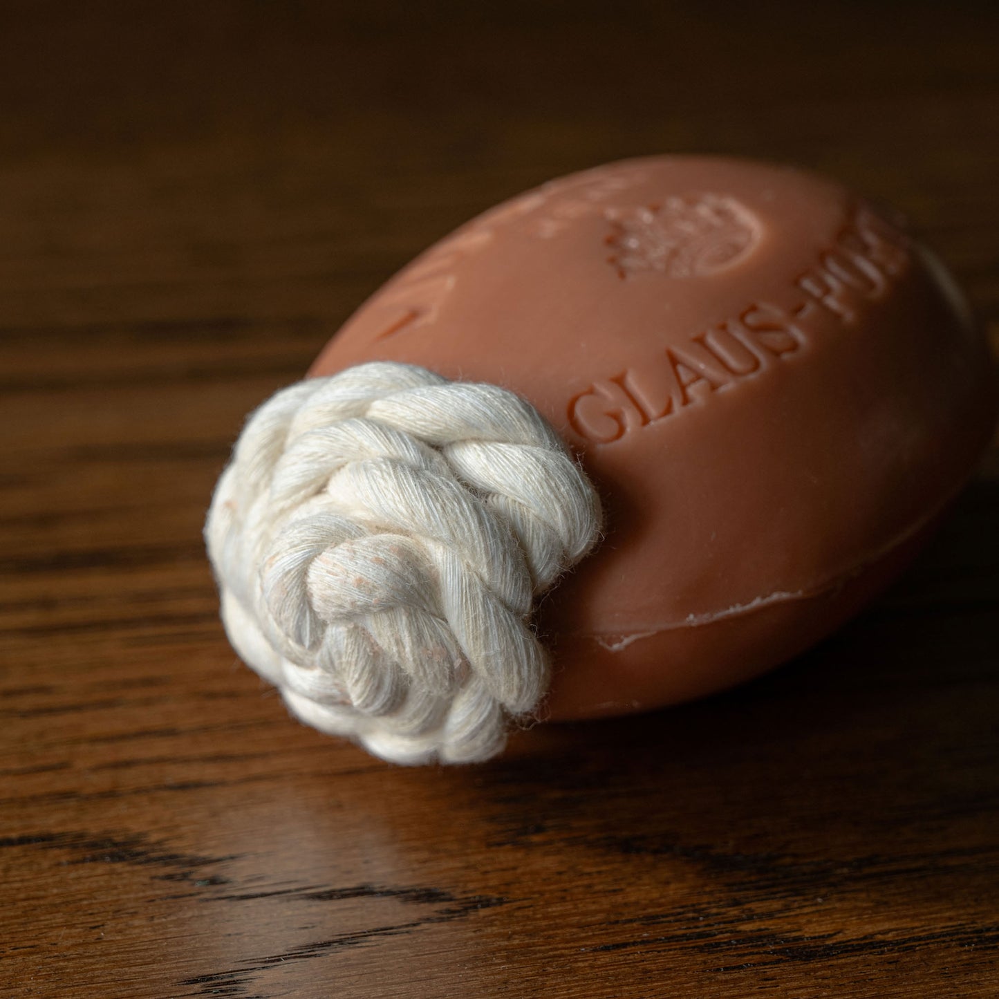 Cotton rope of Musgo Real Puro Sangue fragrance soap on a rope 