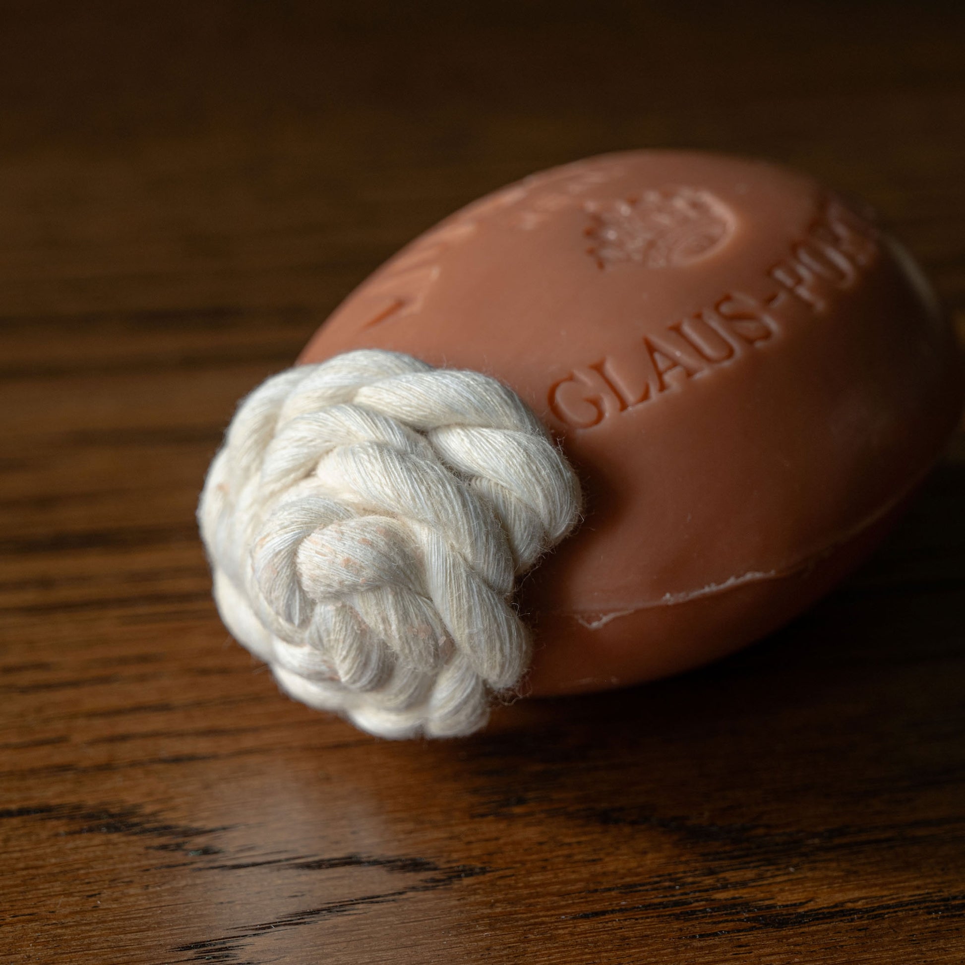 Cotton rope of Musgo Real Puro Sangue fragrance soap on a rope 