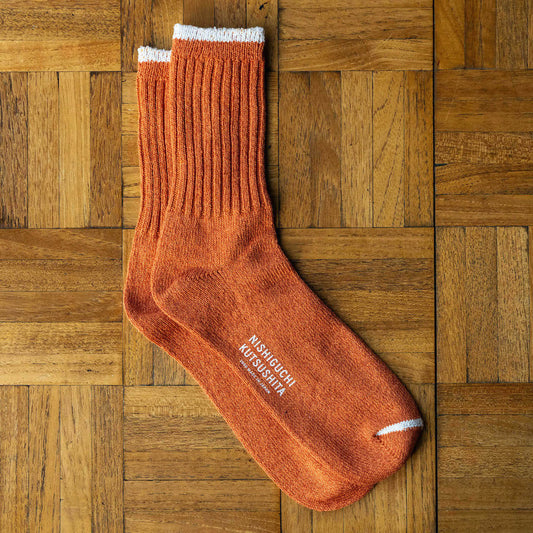 Nishiguchi Kutsushita Amber Silk & Cotton Sock with white cuff & white stripe detail on the toe 