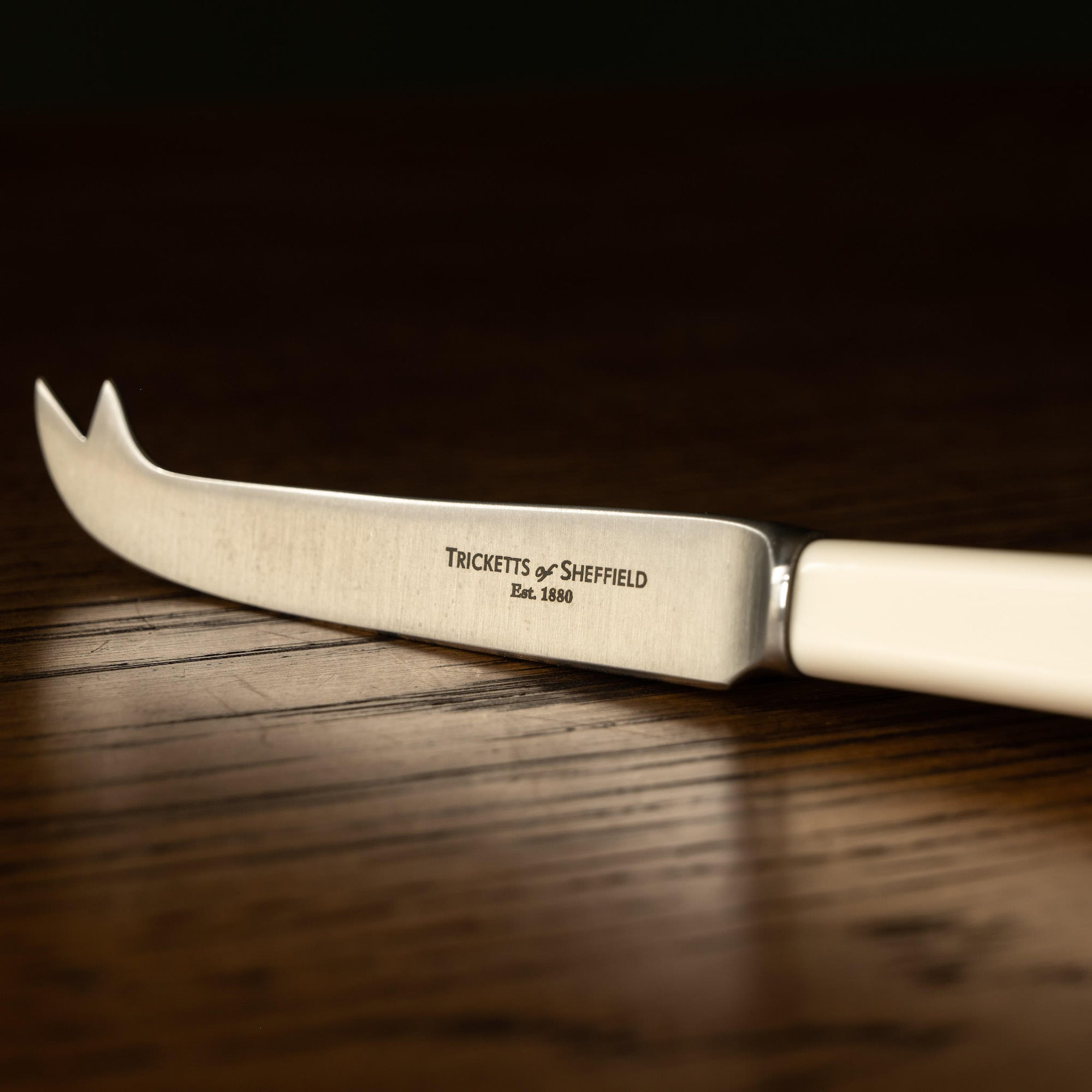 Tricketts of Sheffield Cheese Knife sheffield steel blade